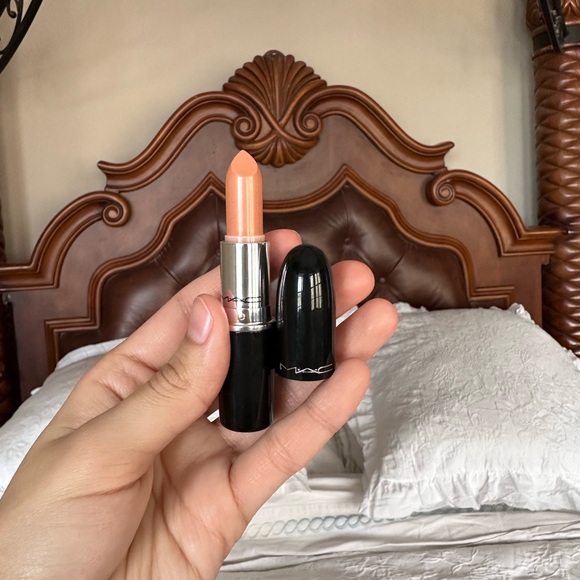 MAC "MARS TO YOUR VENUS" LUSTREGLASS LIPSTICK - Picture 2 of 7